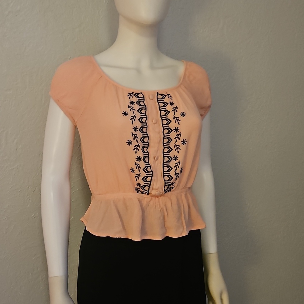Vtg MISS DAISY Peach Floral Embroidered Cropped Peplum Top - Picture 2 of 8